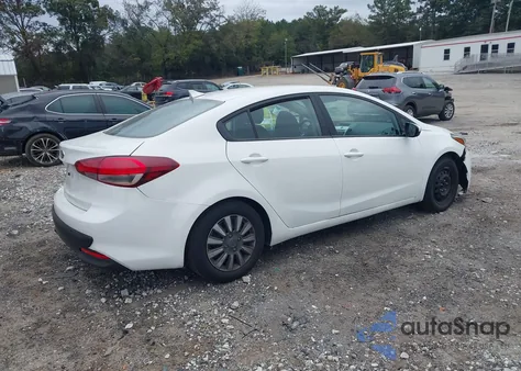 2017 Kia Forte Lx z USA, uszkodzony, nr VIN 3KPFK4A77HE094002